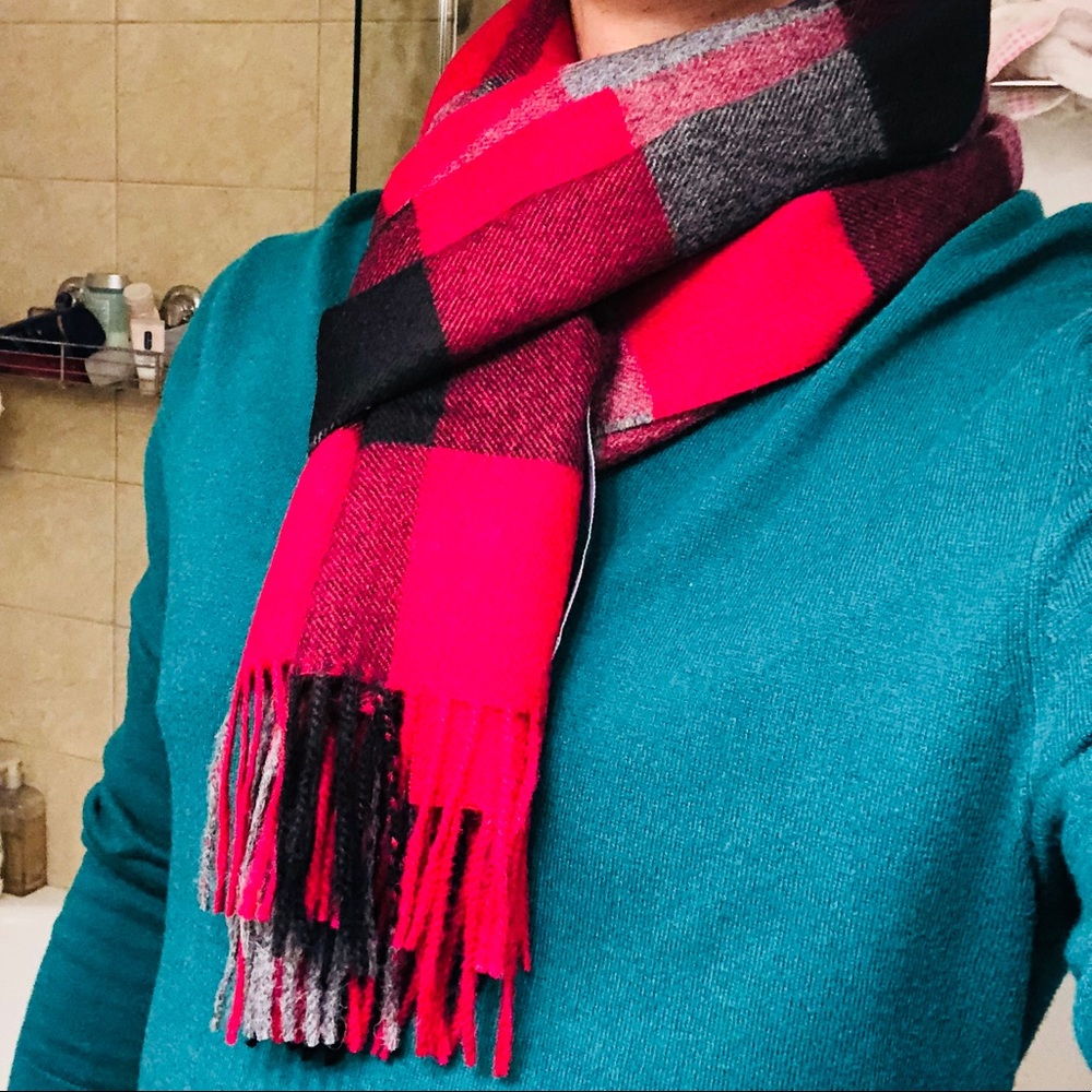 Brand new 100% Baby alpaca scarf plaid